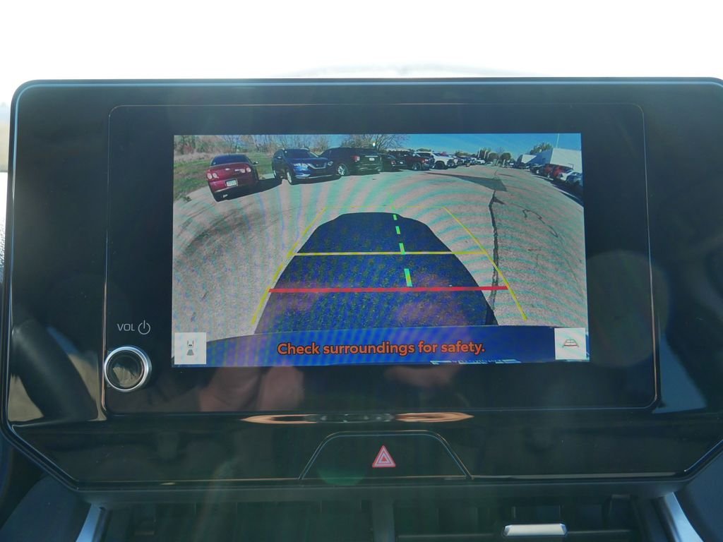 2024 Toyota Venza LE - Photo 26