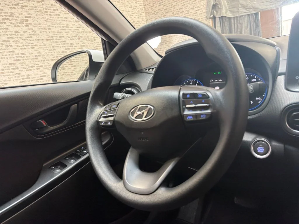 Used 2022 Lunar White Hyundai SEL image 18