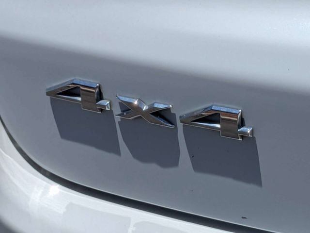 Used 2024 White Jeep Latitude image 10
