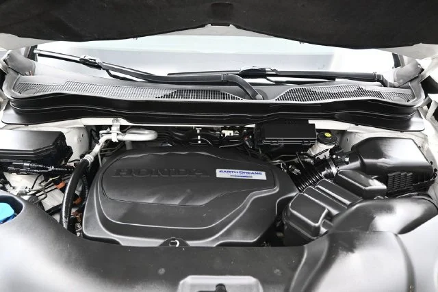 Used 2017 White Honda Touring image 46
