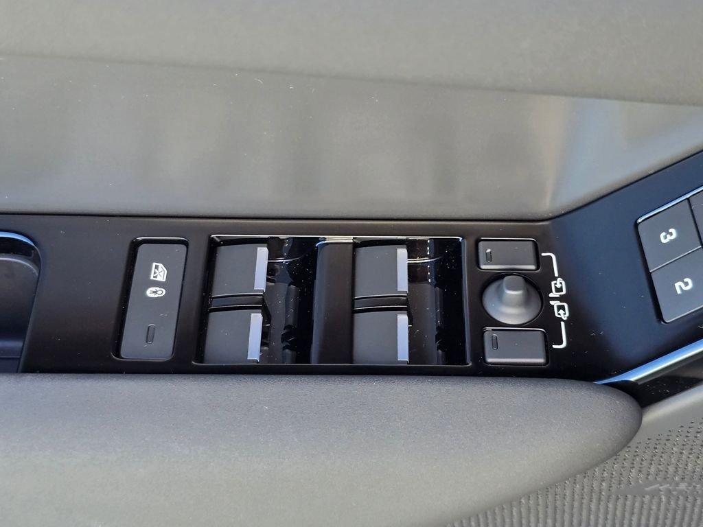 Certified Used 2025 Gray Land Rover Dynamic SE image 30