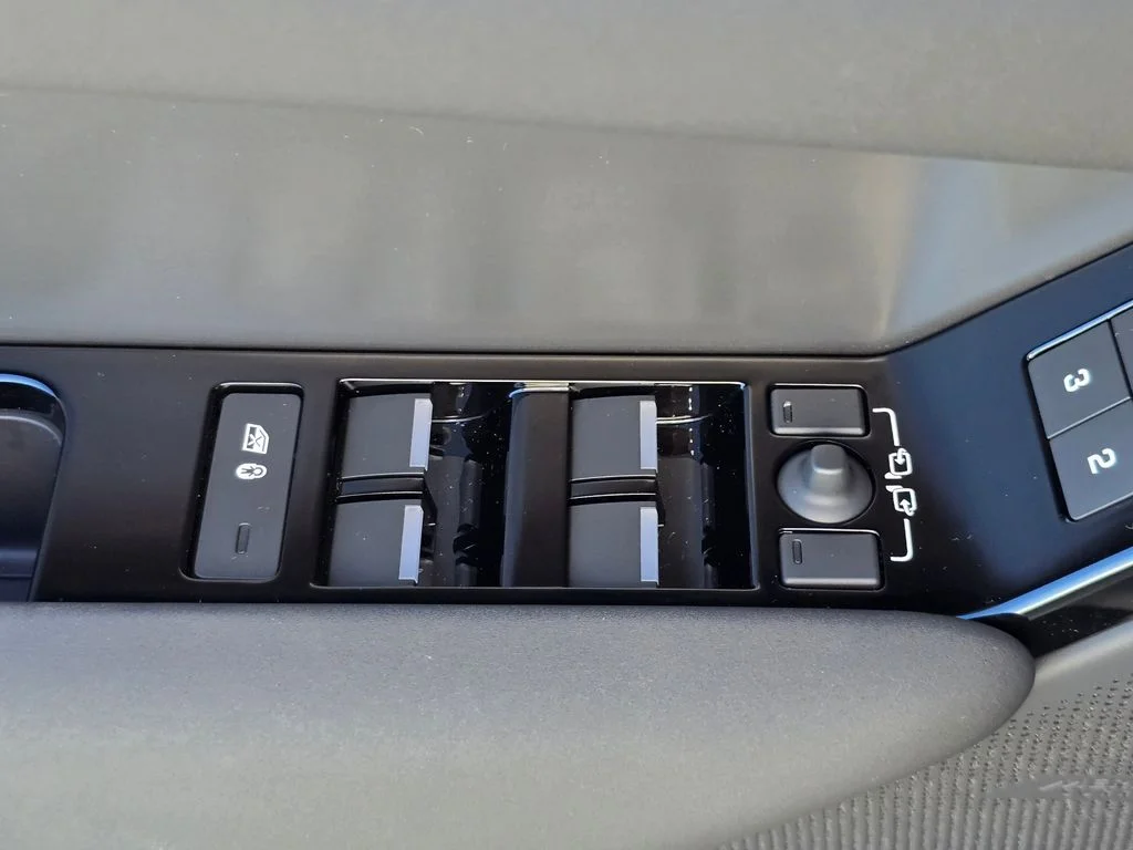 Certified Used 2025 Gray Land Rover Dynamic SE image 30