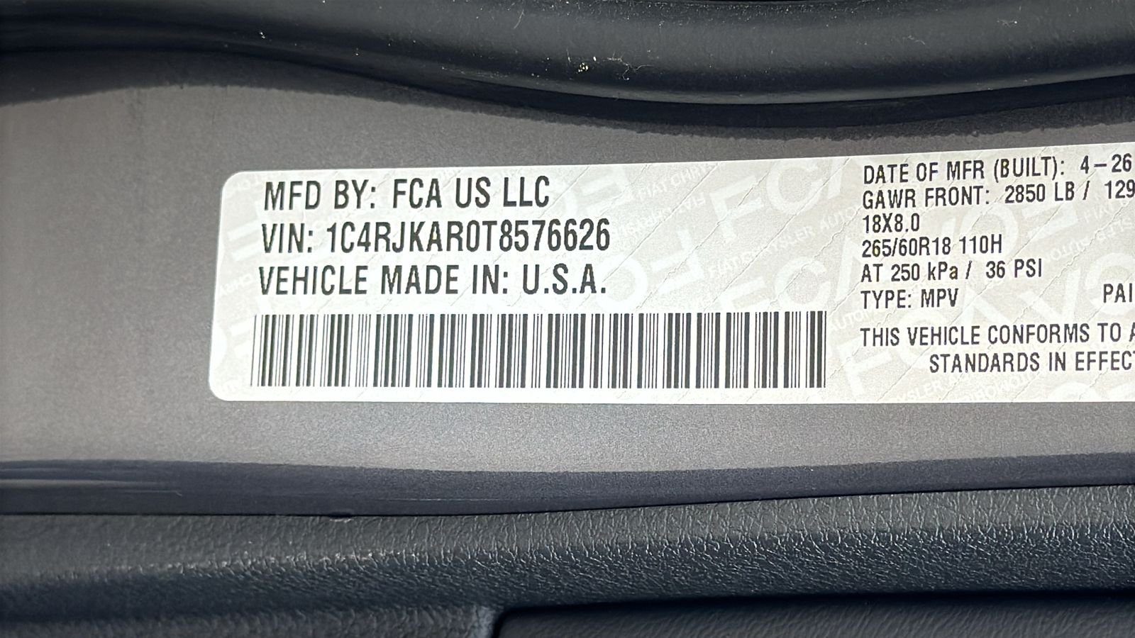 New 2026 Baltic Gray Metallic Clear-Coat Exterior Paint Jeep Altitude image 32