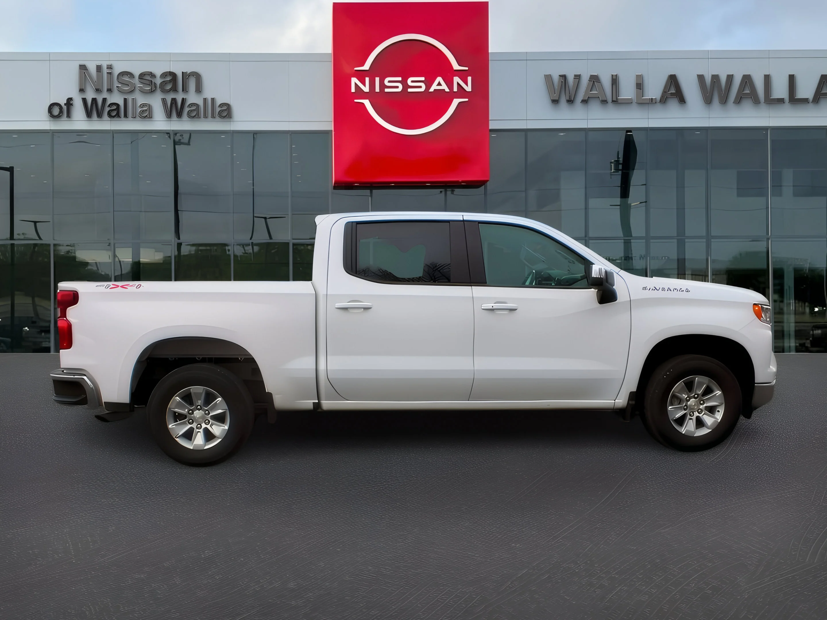 Used 2023 Summit White Chevrolet LT image 8