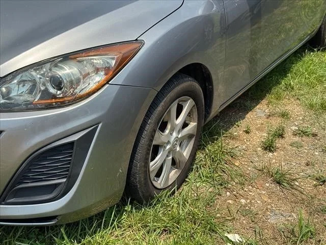 Used 2010 Silver Mazda i Touring image 5