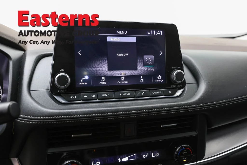 Used 2023 Gray Nissan SV image 18