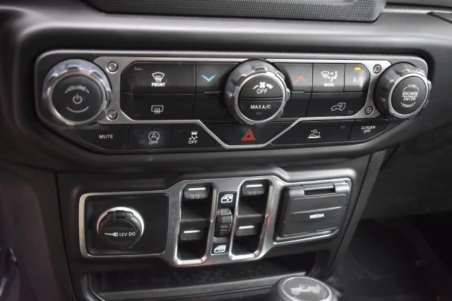 Used 2023 Black Jeep Sport S image 29