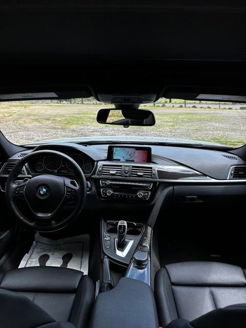 Used 2018 Glacier Silver Metallic BMW 328d image 23