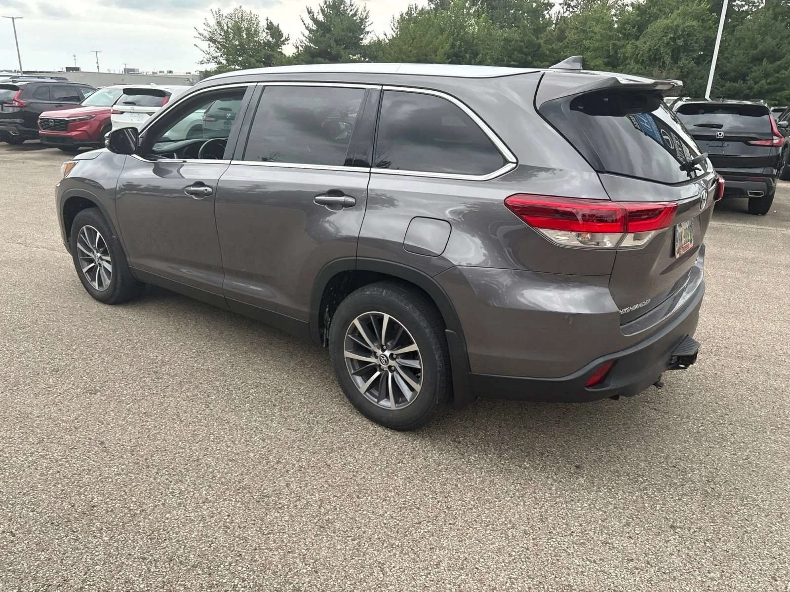 Used 2019 Predawn Gray Mica Toyota XLE image 6
