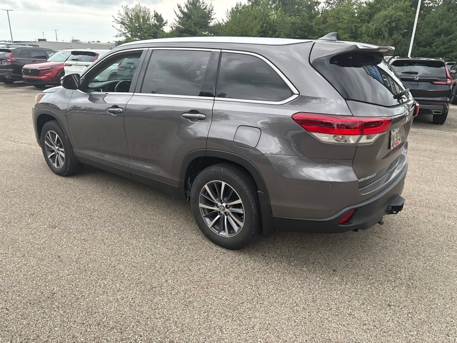 Used 2019 Predawn Gray Mica Toyota XLE image 6