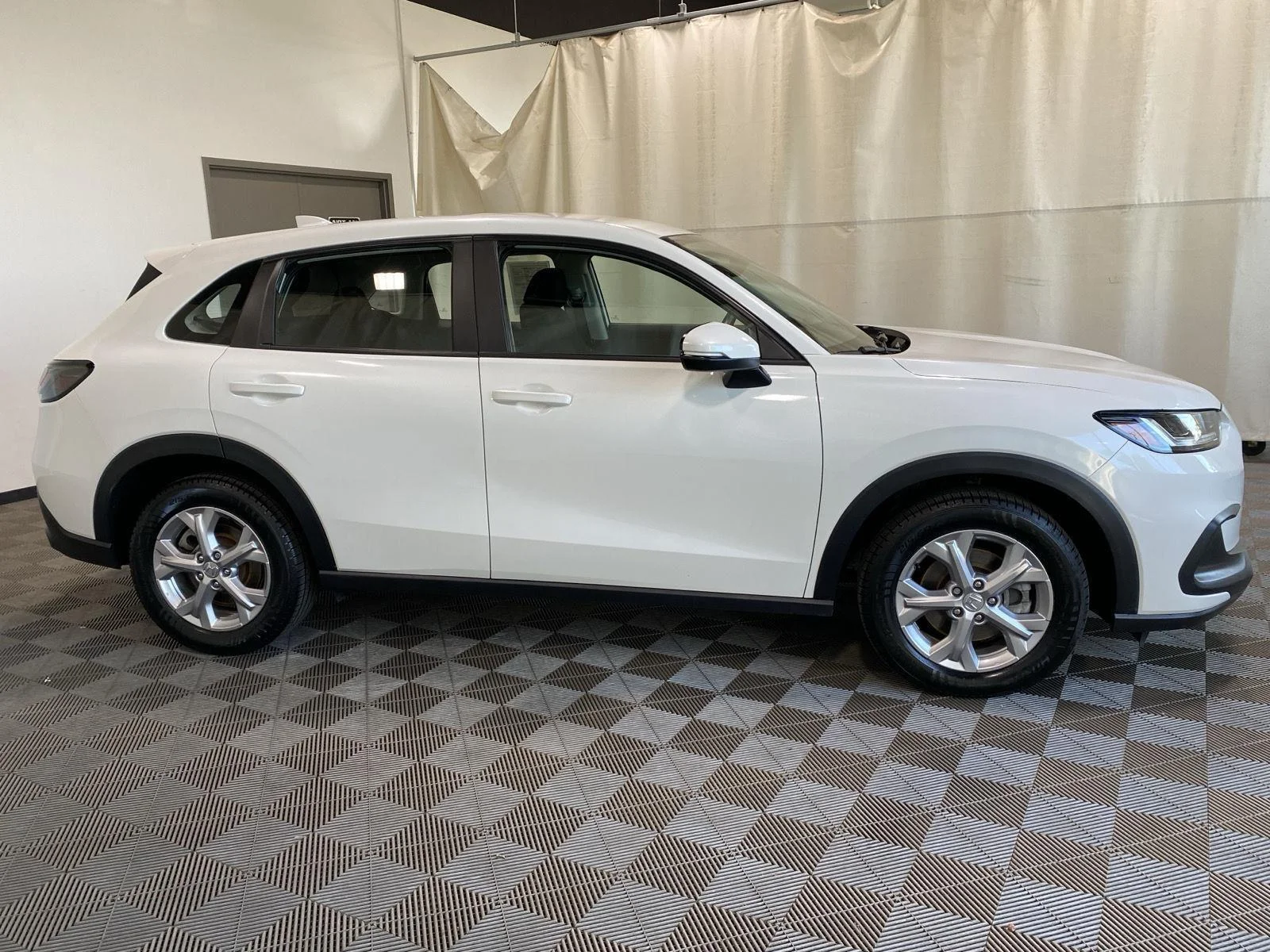 Certified Used 2024 Platinum White Pearl Honda LX image 8