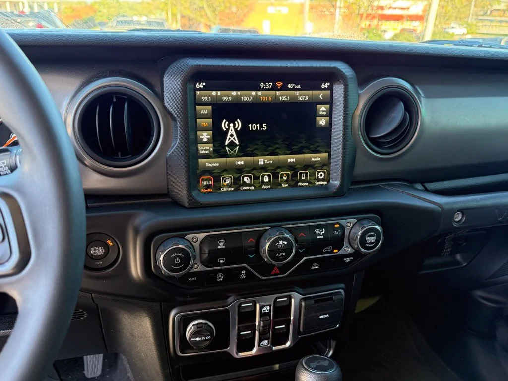Used 2023 White Jeep Willys image 19