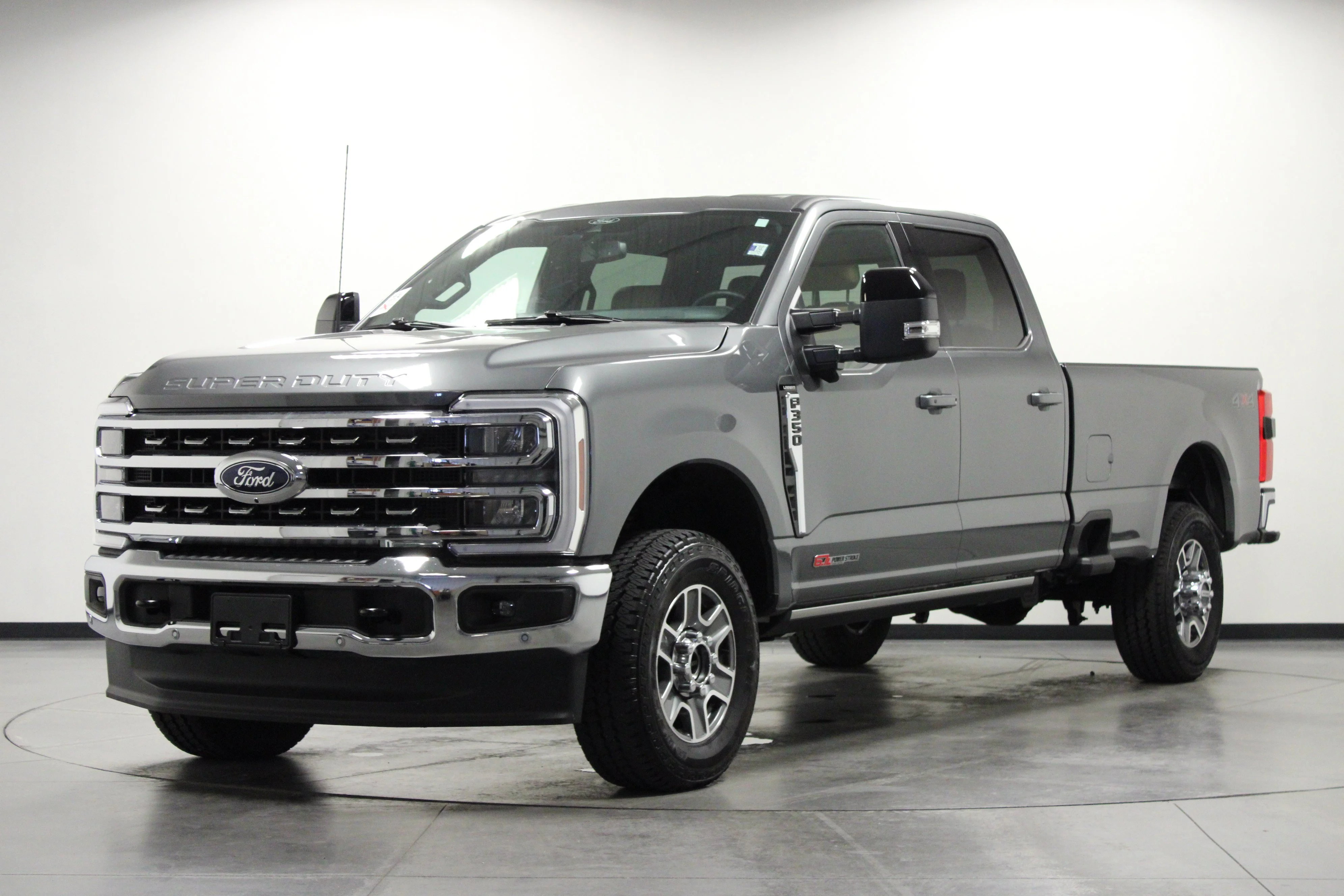 Used 2025 Carbonized Gray Metallic Ford LARIAT image 8