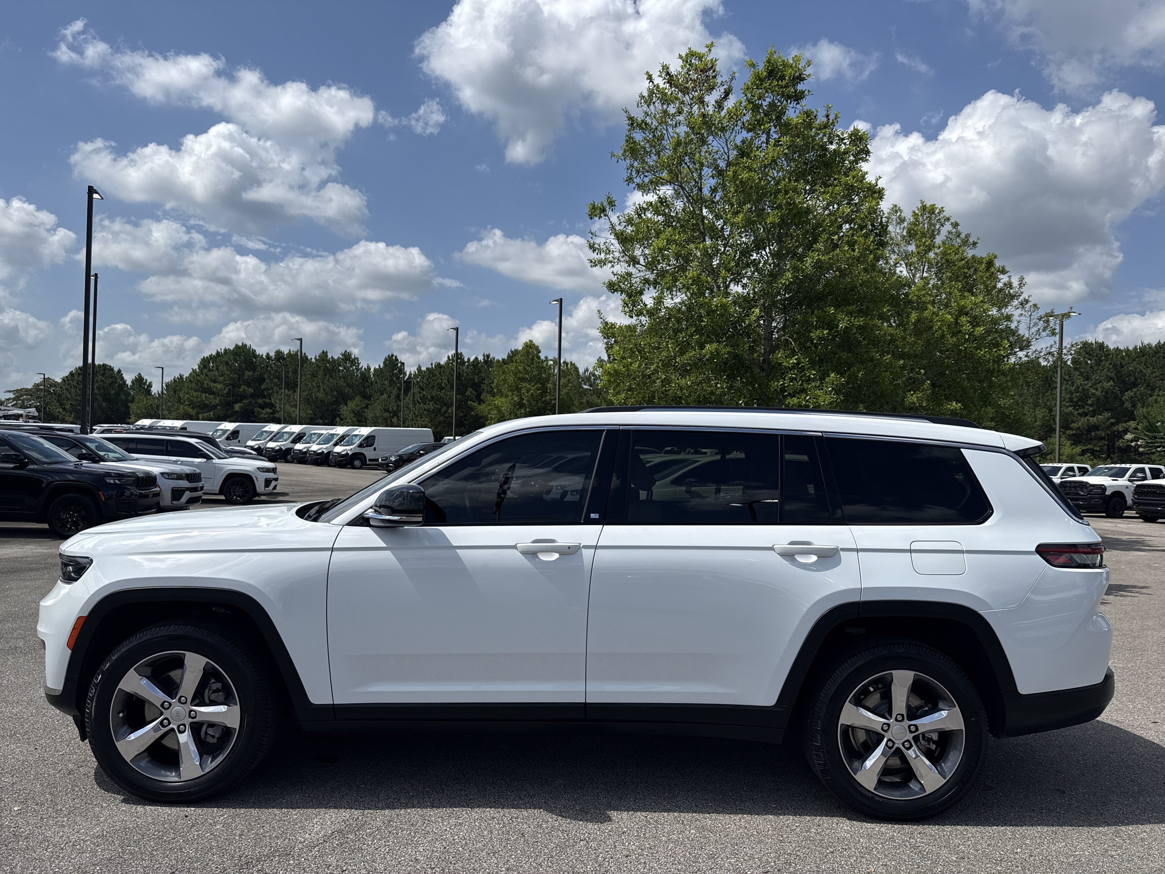 Used 2021 Bright White Clearcoat Jeep Limited image 4
