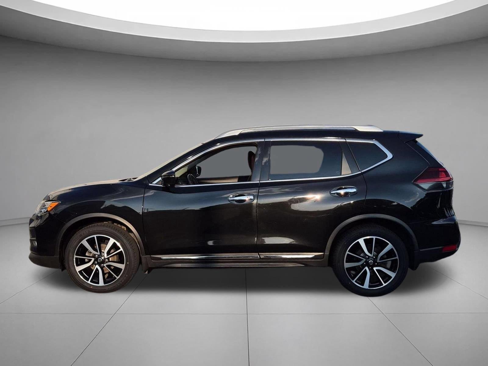 Used 2018 Magnetic Black Nissan SL image 2