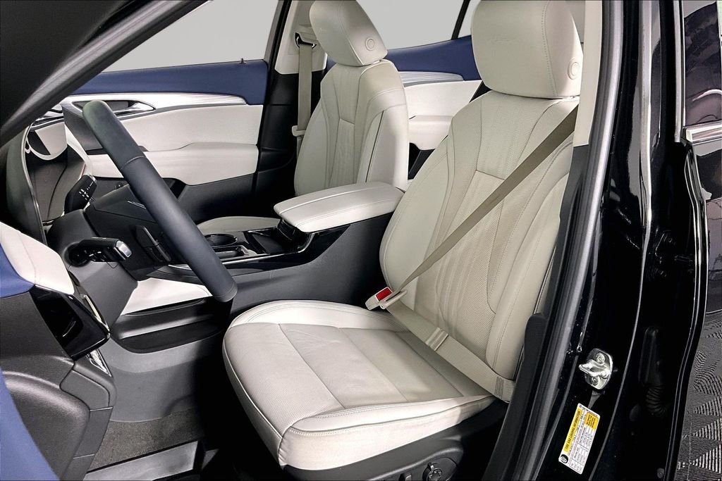 Used 2025 Black Buick Avenir image 20