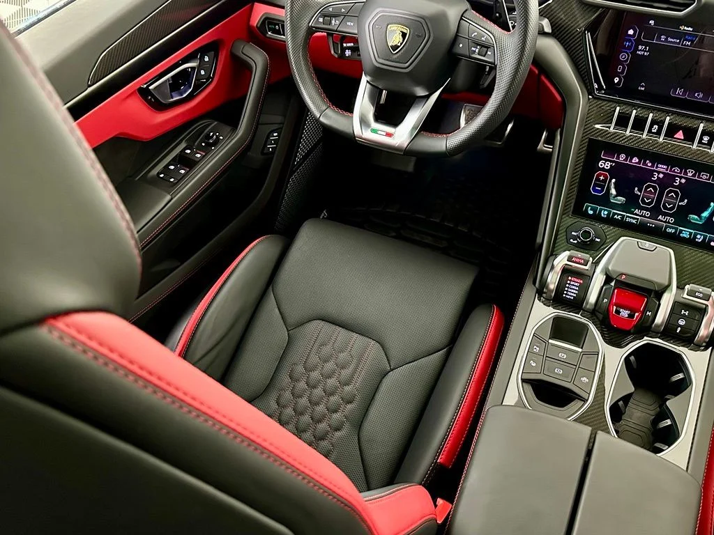 Used 2024 Black Lamborghini S image 20