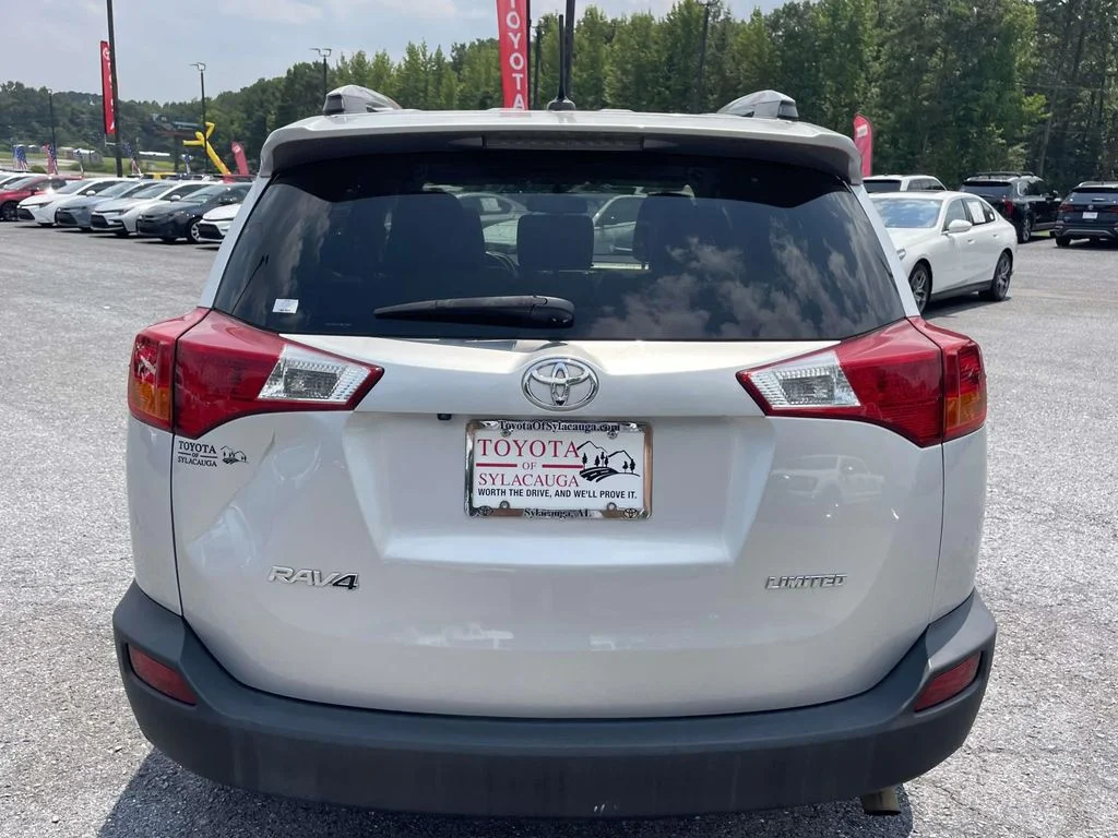 Used 2015 Classic Silver Metallic Toyota Limited image 3