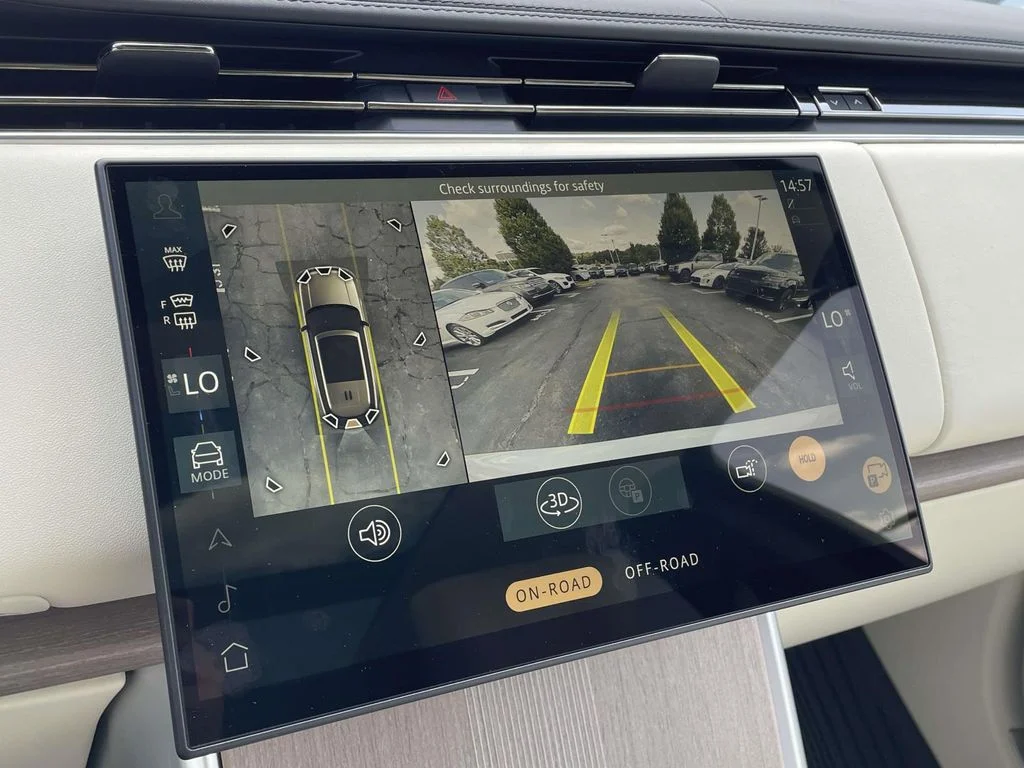 New 2026 Ostuni Pearl White Land Rover Autobiography image 32