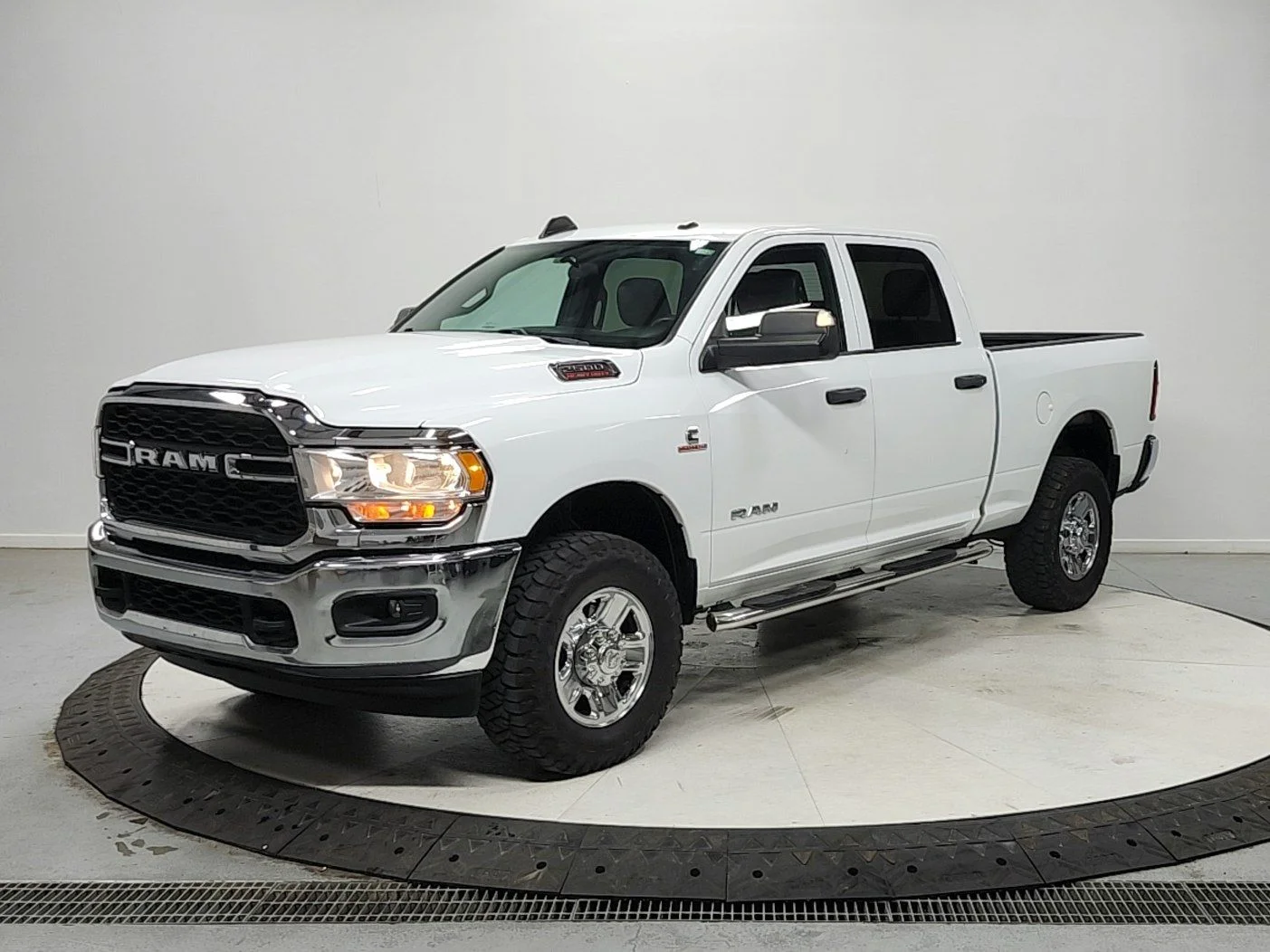 Used 2022 White Ram Tradesman image 3