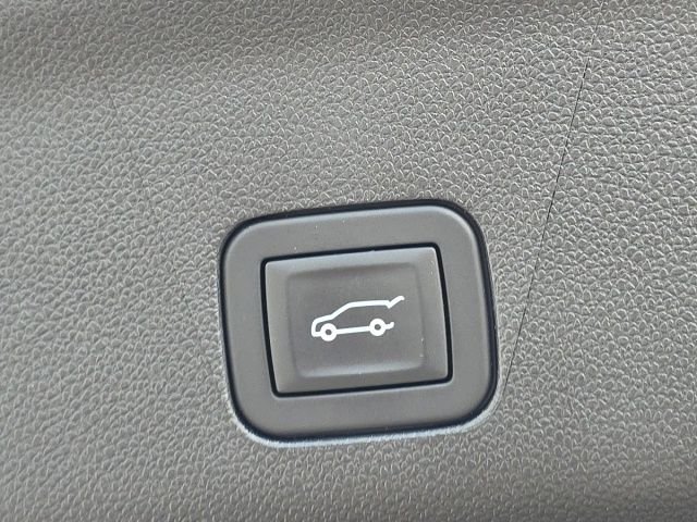 Used 2025 Black GMC AT4 Ultimate image 38