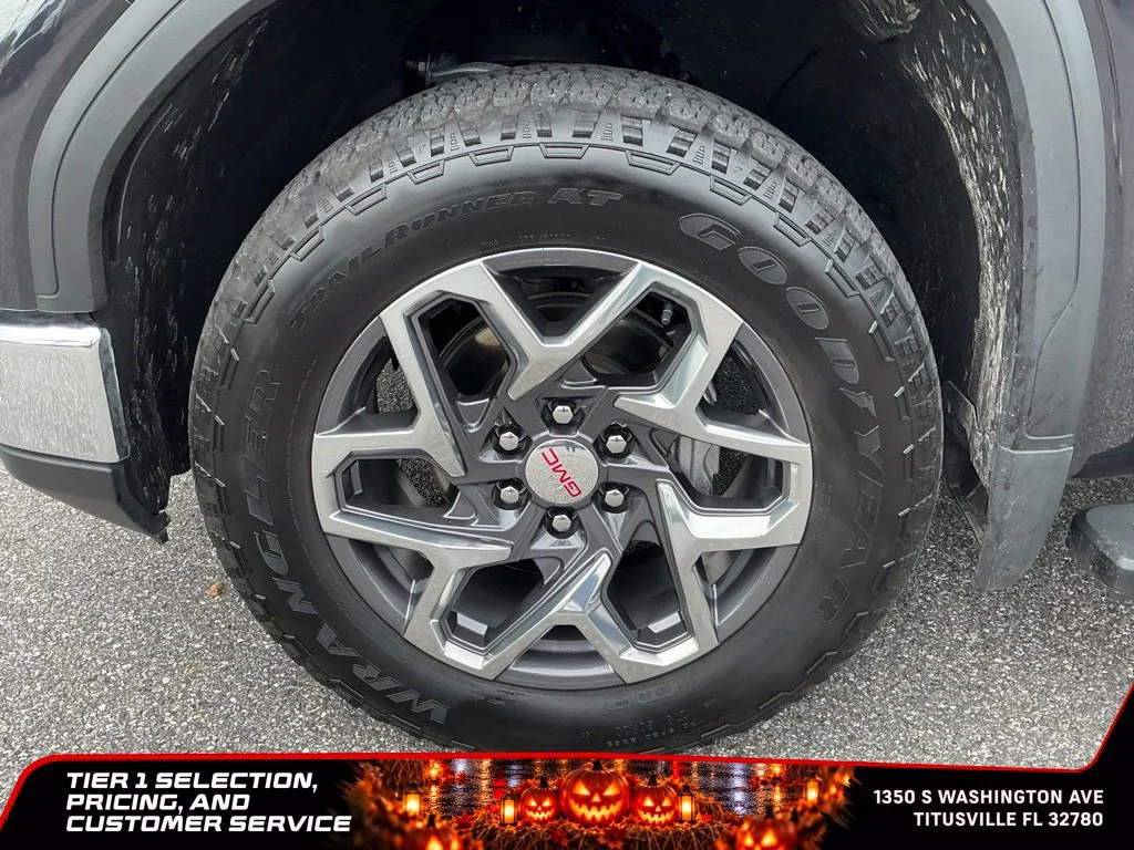 Certified Used 2025 Titanium Rush Metallic GMC SLT image 23