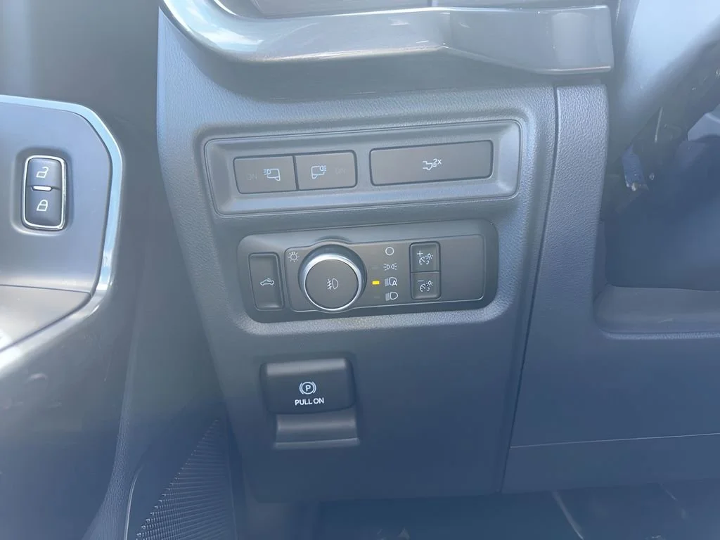Used 2023 Gray Ford XL image 19