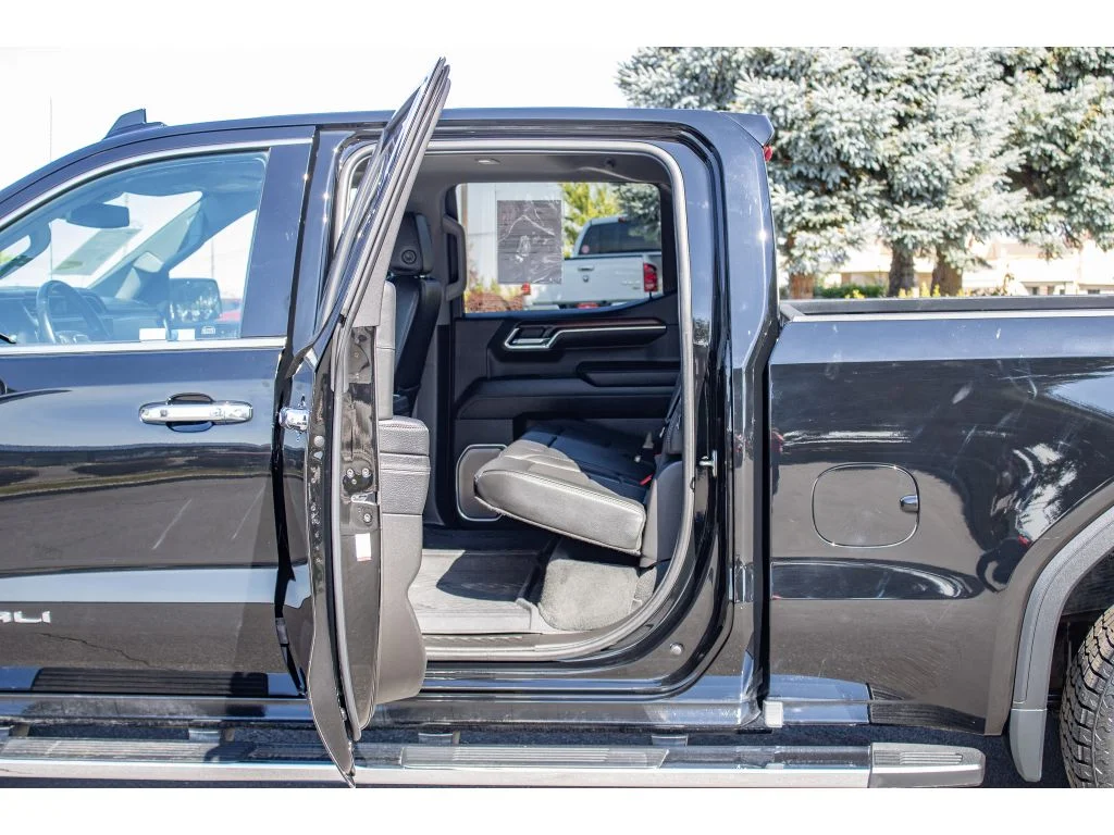 Used 2024 Onyx Black GMC Denali image 18