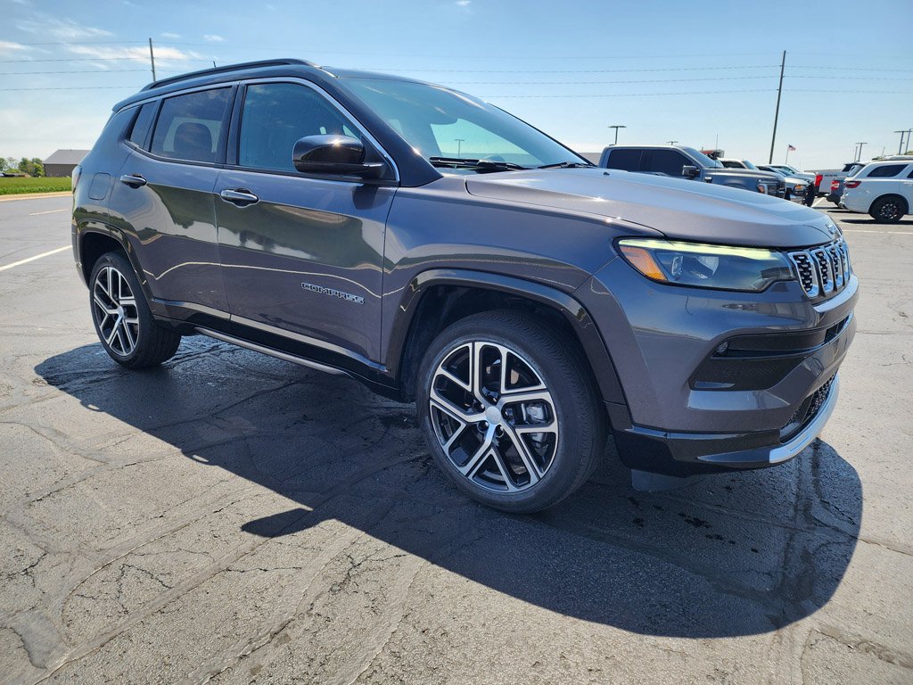 Used 2024 Baltic Gray Metallic Clearcoat Jeep Limited image 3