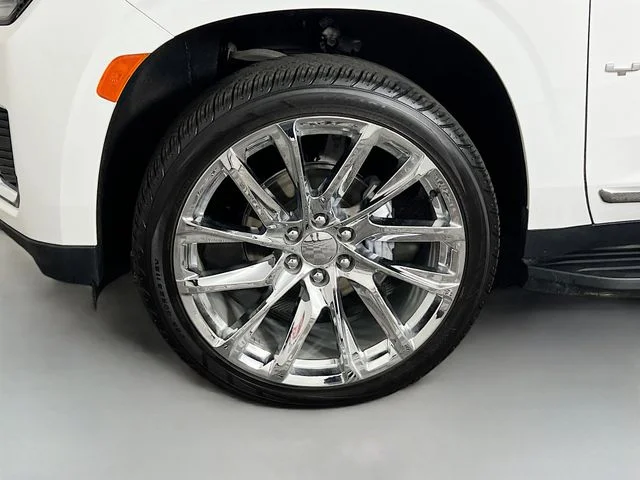 Used 2024 White GMC SLT image 18