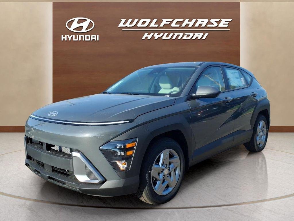 New 2027 Gray Hyundai SE FWD image 1
