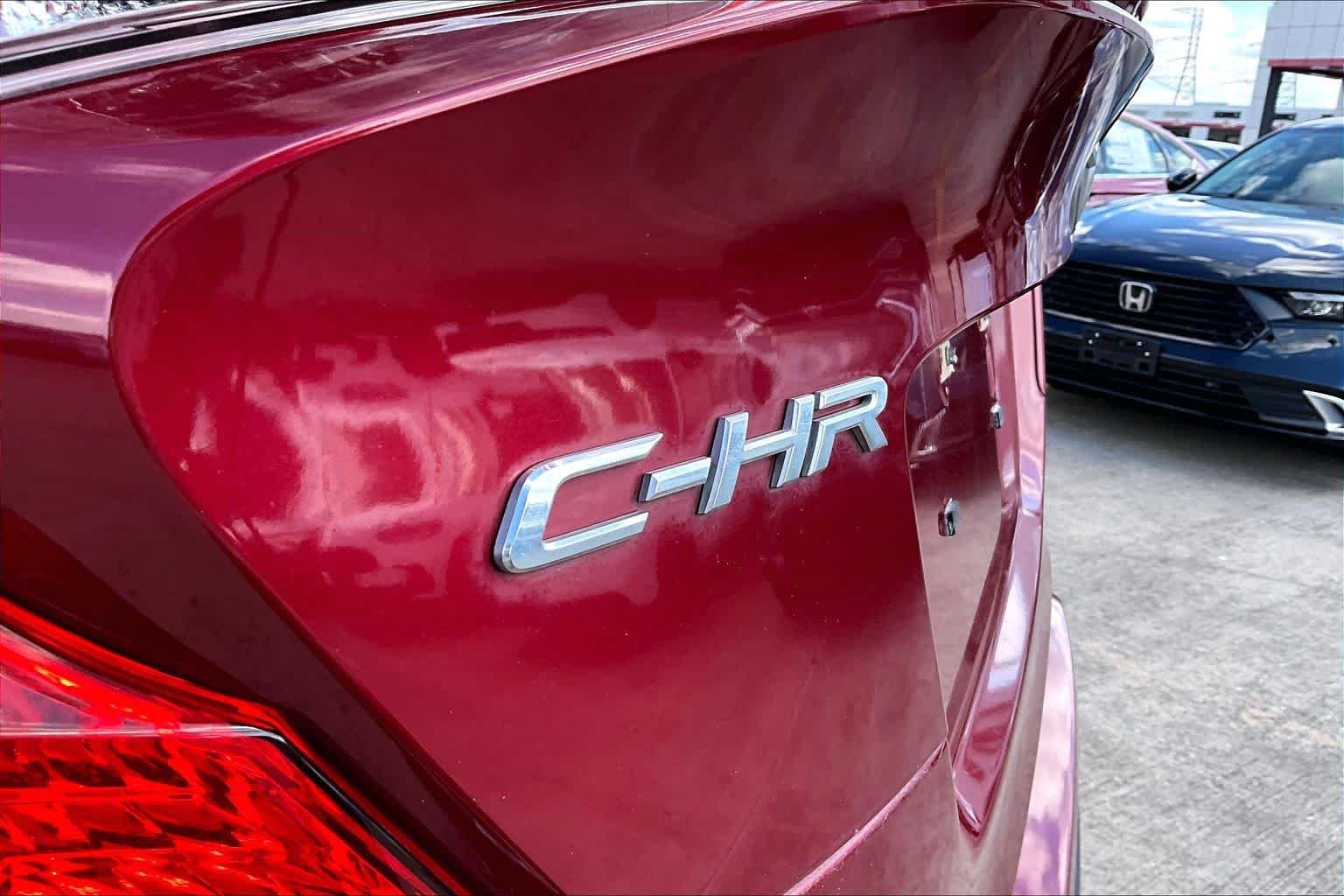 Used 2019 Ruby Flare Pearl w/Black Roof Toyota XLE image 10