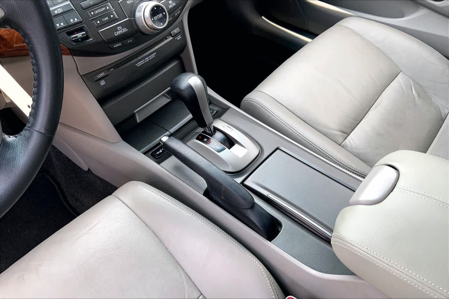 Used 2012 Alabaster Silver Metallic Honda EX-L image 14
