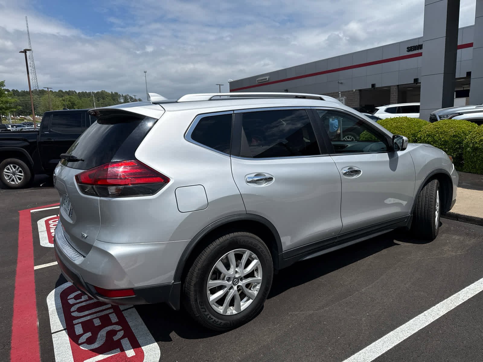 Used 2017 Nissan Rogue SV with VIN KNMAT2MT2HP601540 for sale in Little Rock, AR