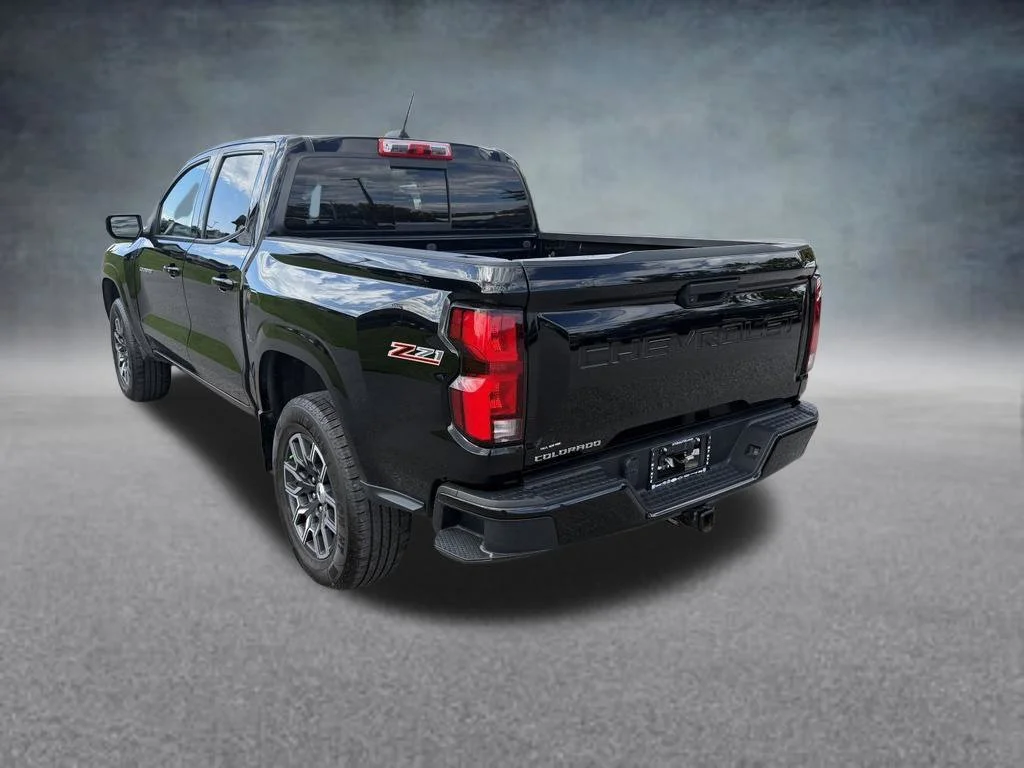 Used 2023 Black Chevrolet Z71 image 3