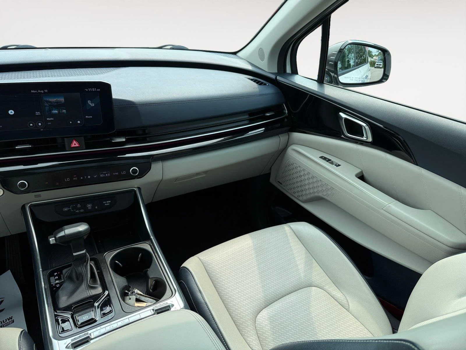 Used 2025 Snow White Pearl Kia SX Prestige image 12
