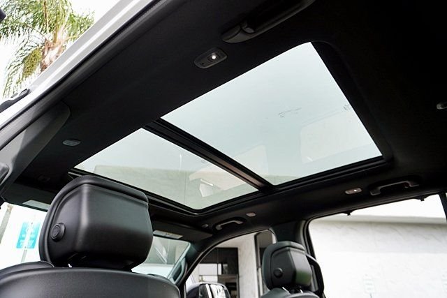 New 2026 Bright White Clear-Coat Exterior Paint Jeep Limited Reserve image 21