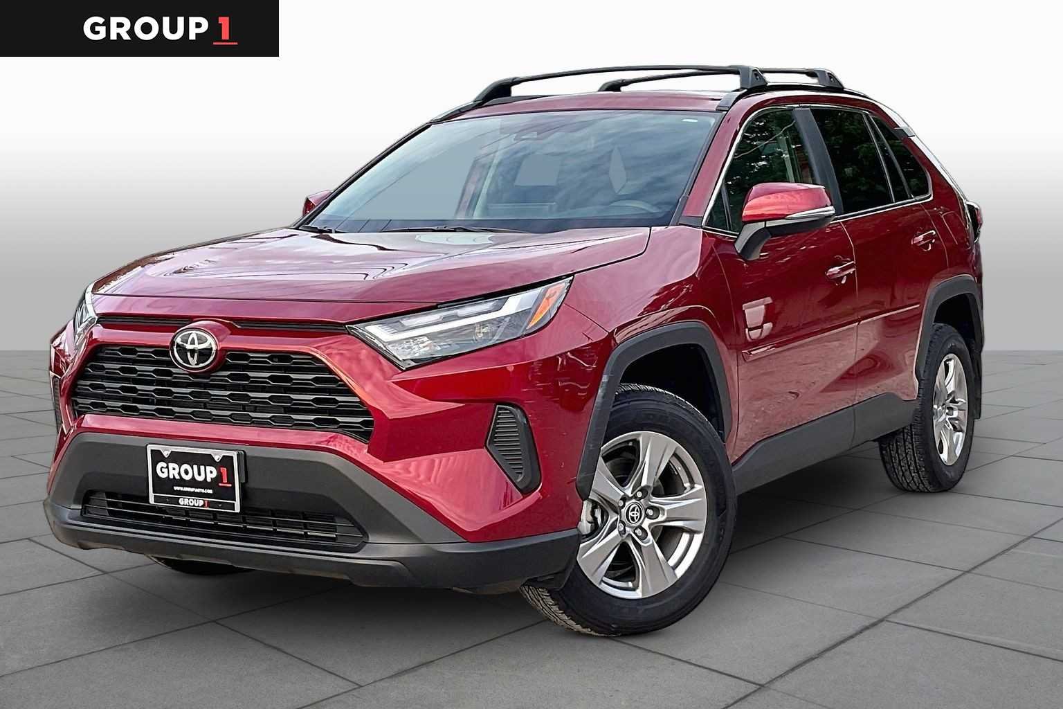 2025 Toyota RAV4 XLE FWD's photo