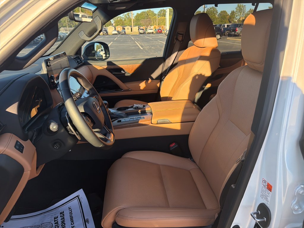 Used 2026 White Lexus 600 Premium image 13