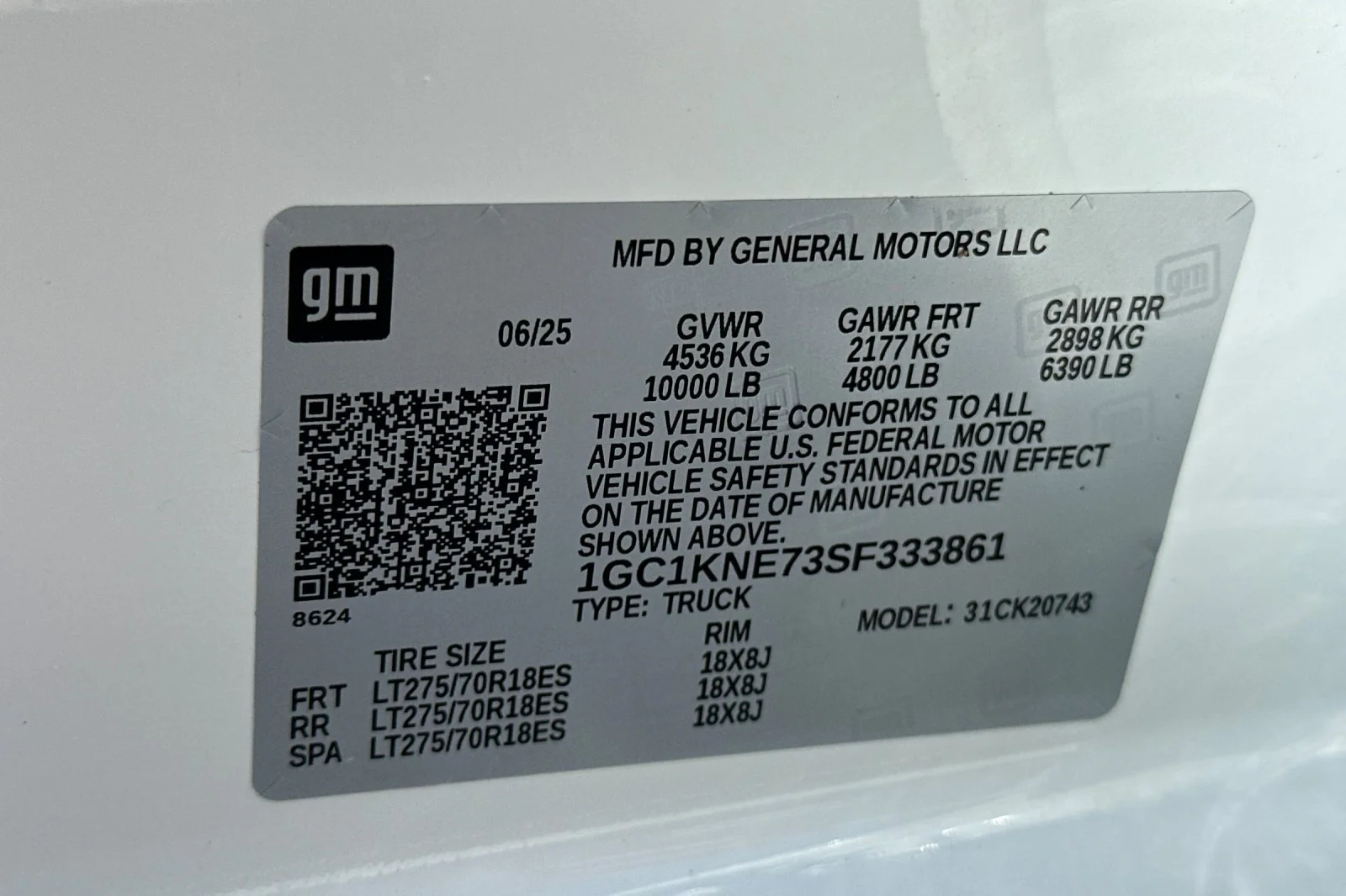 Used 2025 White Chevrolet LT image 28