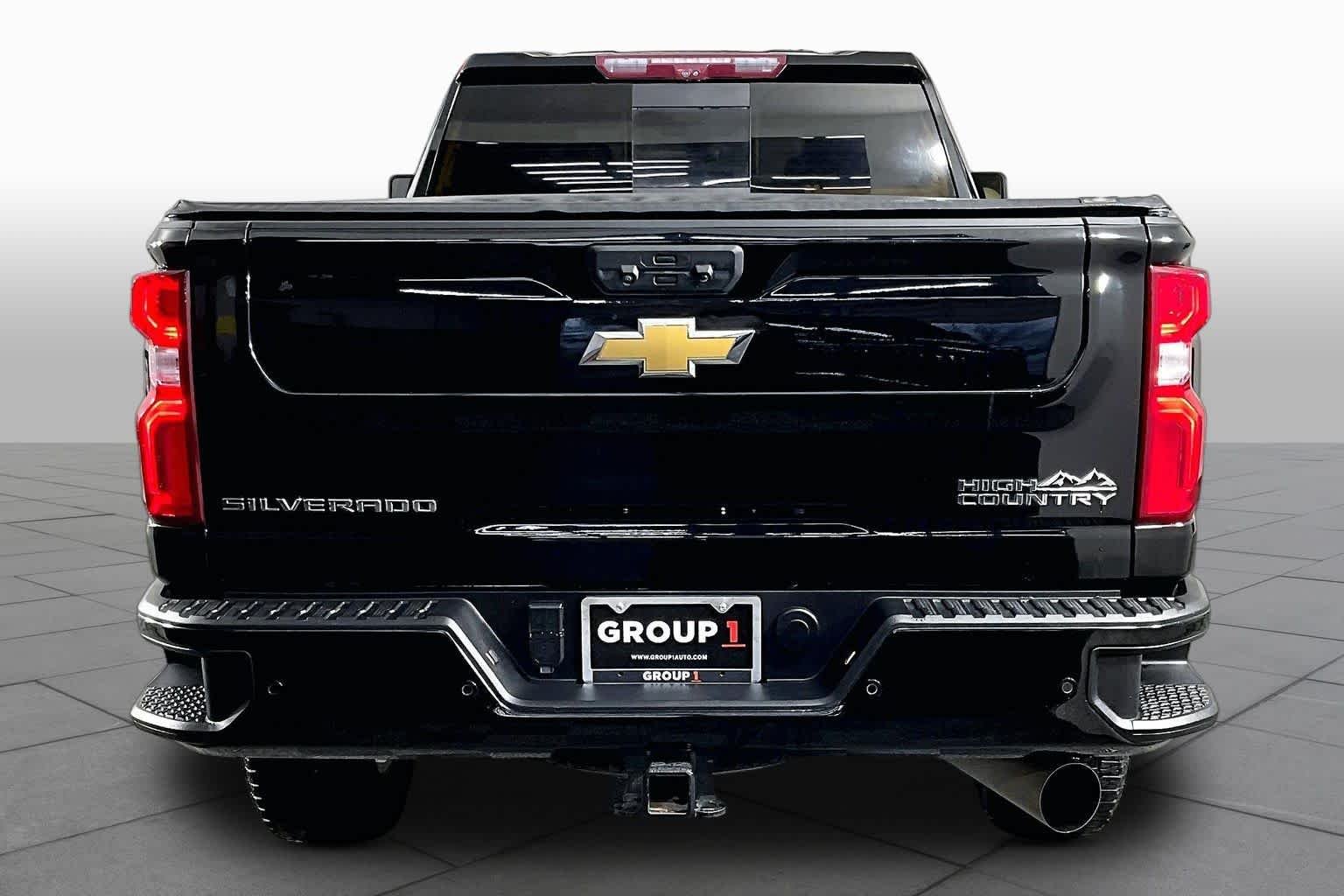 Used 2023 Black Chevrolet High Country image 5