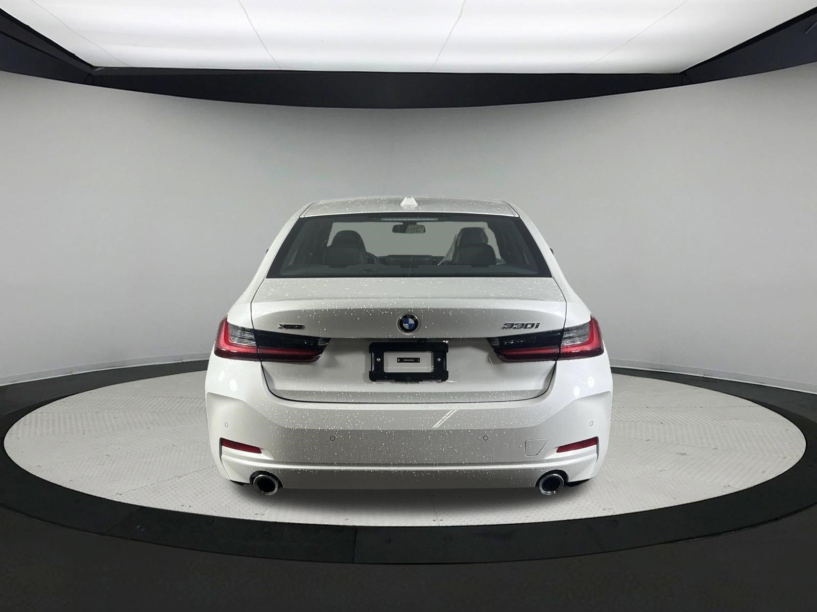 2025 BMW 3 Series 330i - Photo 7