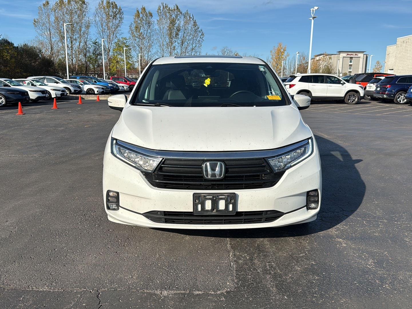 Used 2021 Platinum White Pearl Honda EX-L image 3