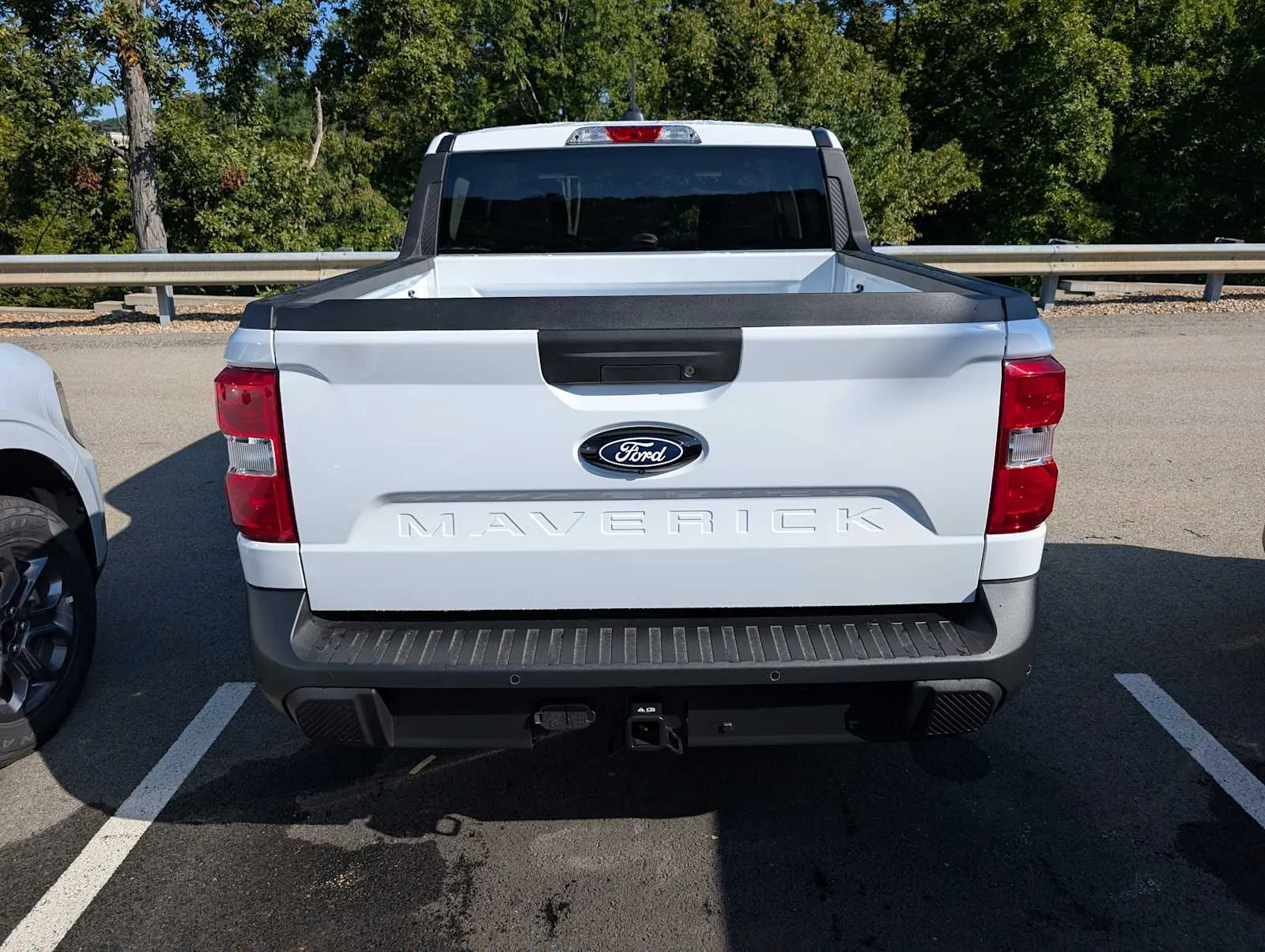 New 2026 Oxford White Ford XLT image 8