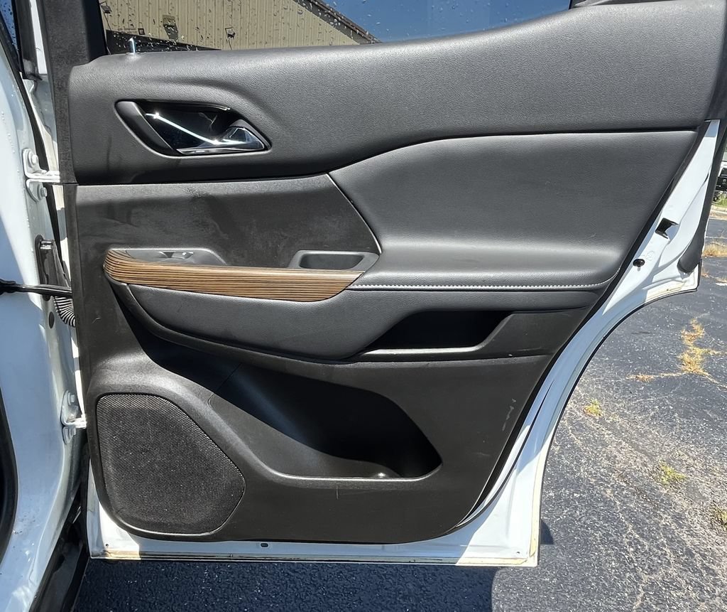 2021 GMC Acadia SLE - Photo 18