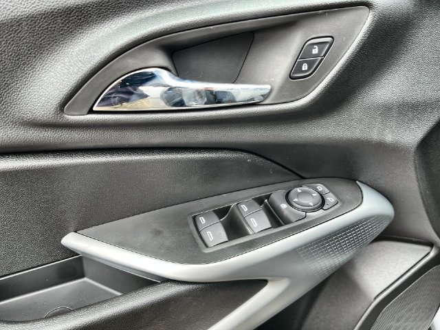 2026 Chevrolet Trax photo 17 of 34