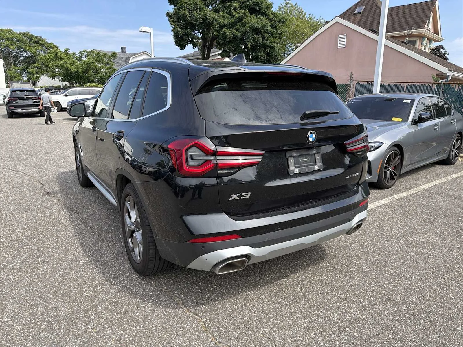 Used 2024 Black Sapphire Metallic BMW xDrive30i image 5