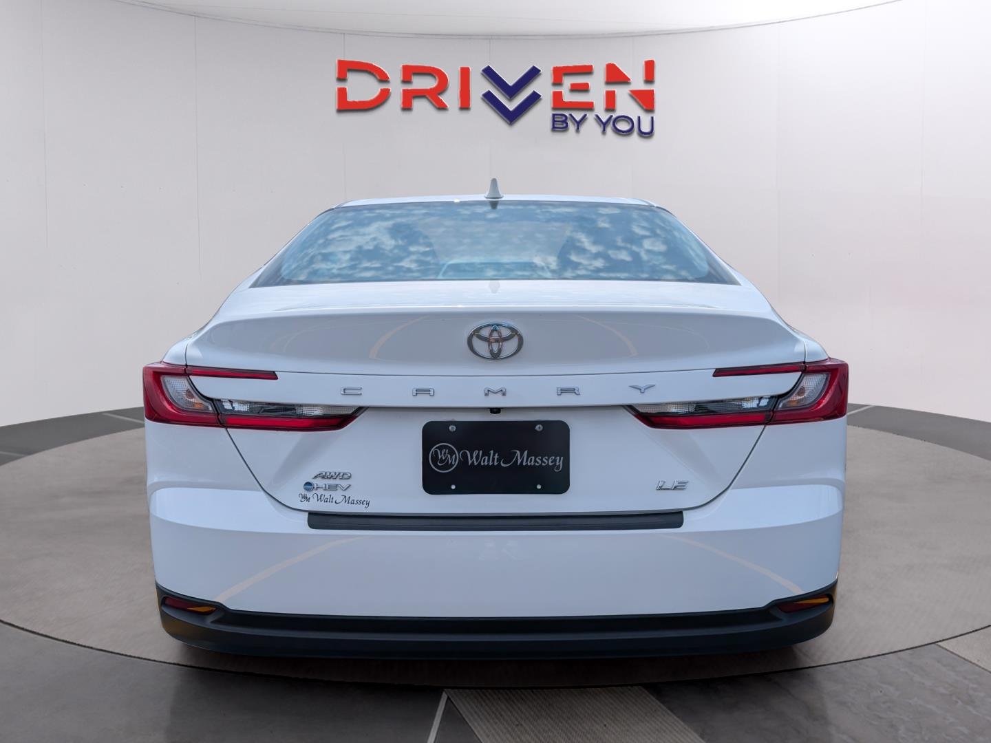 Used 2025 Ice Cap Toyota LE image 4