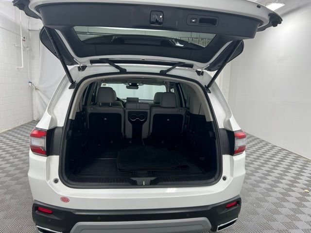 Used 2023 White Honda Touring image 8