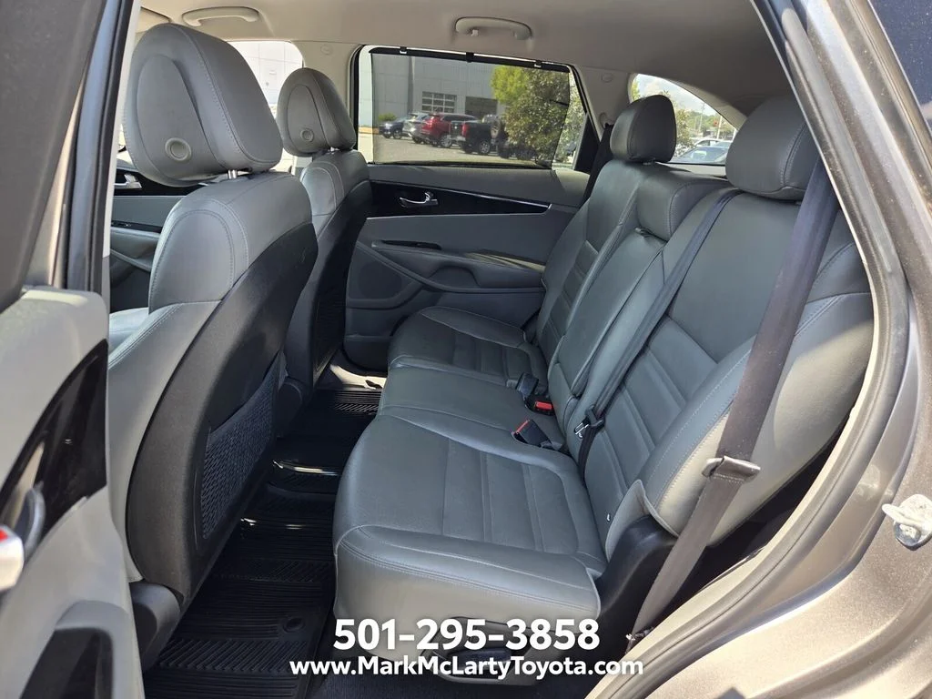 Used 2016 Silver Kia EX image 10